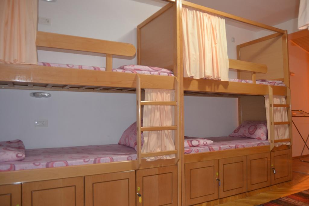 Hostel Valentin 2 Skopje Room photo